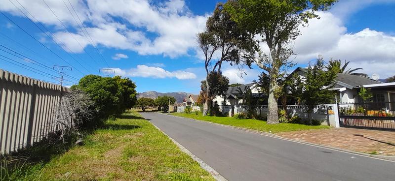 3 Bedroom Property for Sale in Bergvliet Western Cape